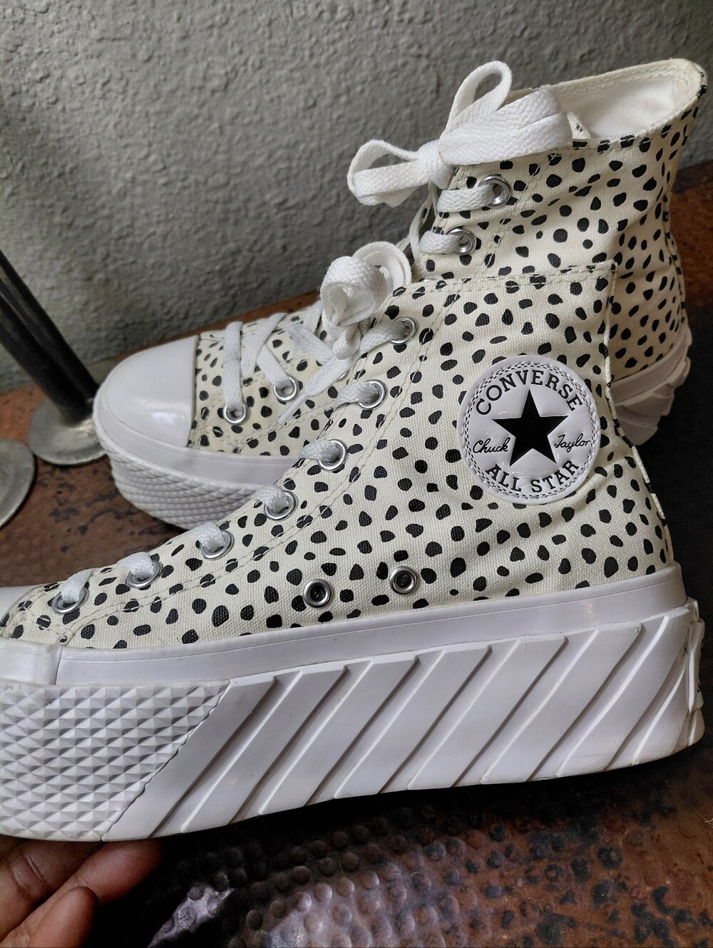 Chuck Taylor All Star Sz. 7 Welcome to the Wild Lift 2X Platform - Picture 15 of 16